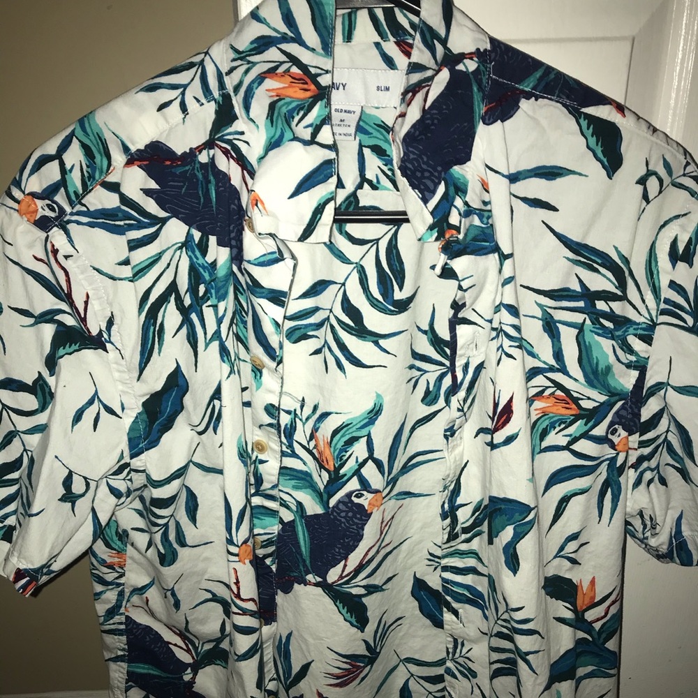 Old Navy Toucan Short Sleeve Shirt Medium